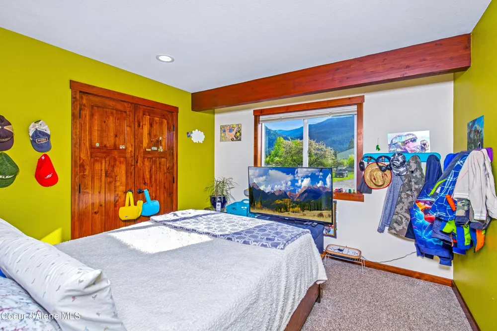 241 N. River Lake Drive Clark Fork, ID 83811