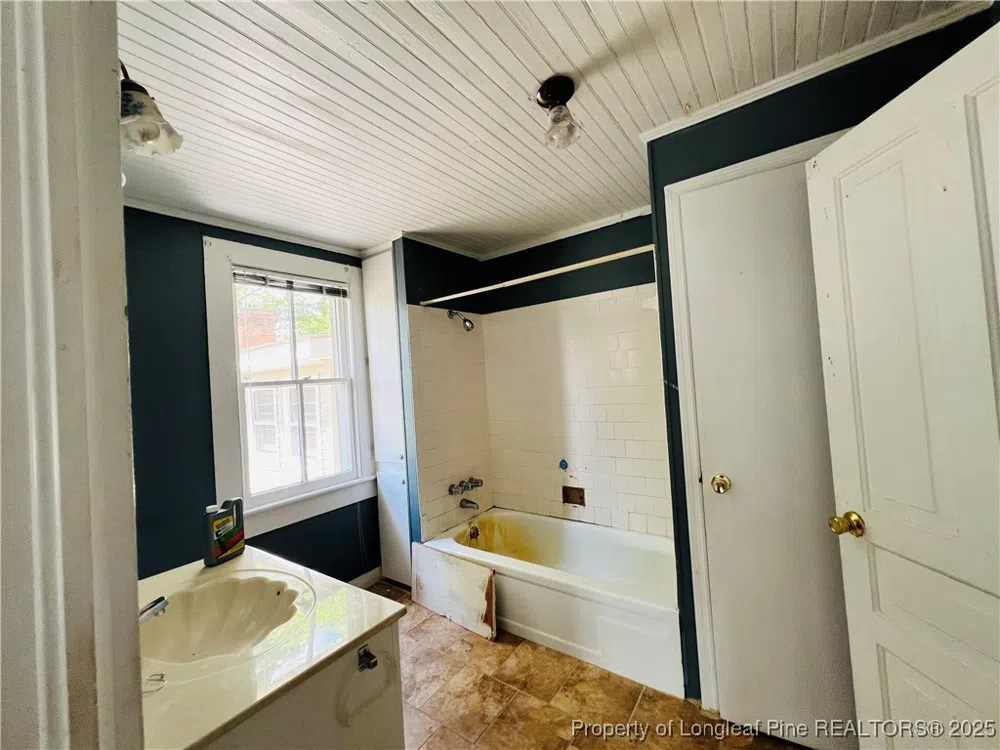 208 S Bond Street Rowland, NC 28383