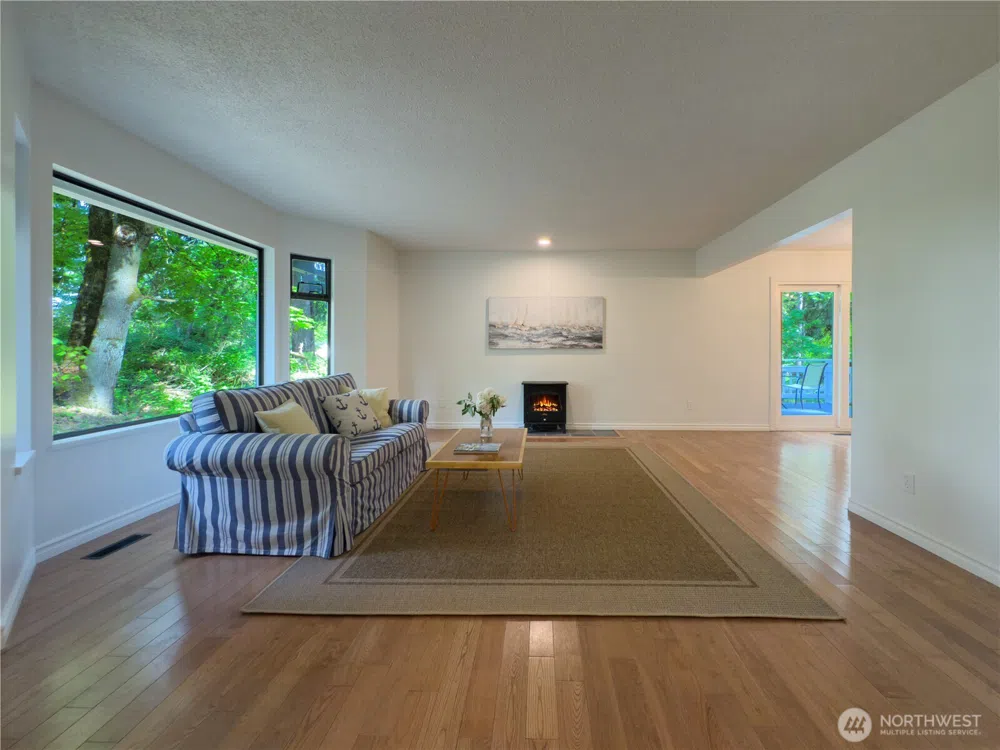 29 G Sound Place Hat Island, WA 98206