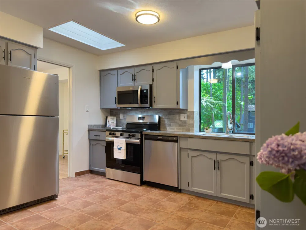 29 G Sound Place Hat Island, WA 98206