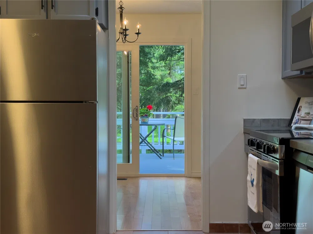 29 G Sound Place Hat Island, WA 98206
