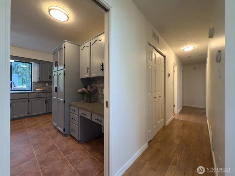 29 G Sound Place Hat Island, WA 98206
