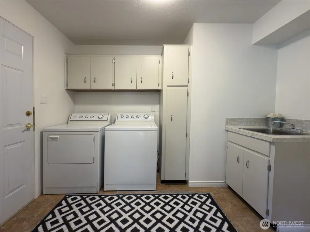 29 G Sound Place Hat Island, WA 98206