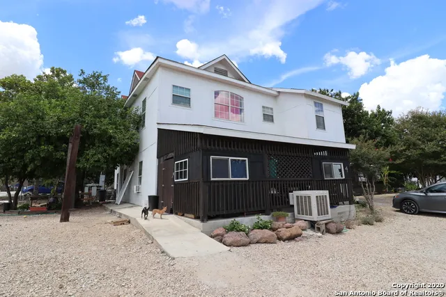 13915 interstate 35 Von Ormy, TX 78073