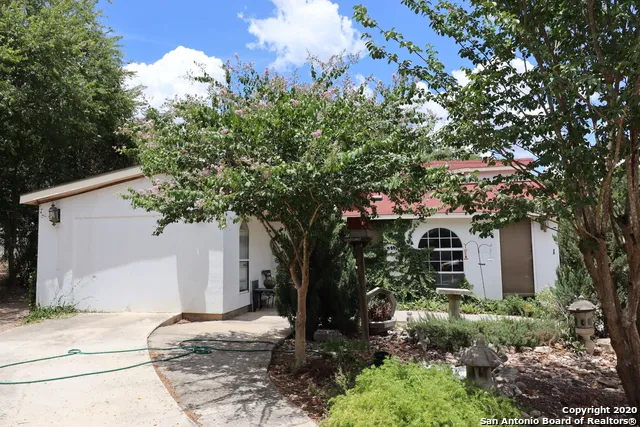 13915 interstate 35 Von Ormy, TX 78073