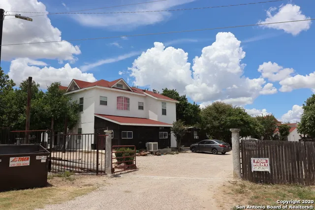 13915 interstate 35 Von Ormy, TX 78073
