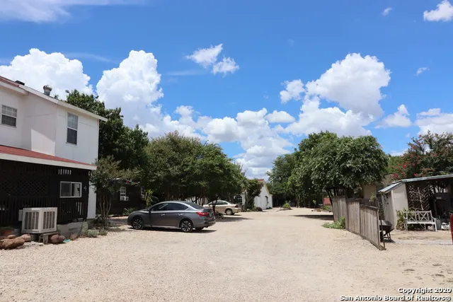 13915 interstate 35 Von Ormy, TX 78073