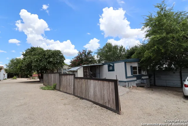 13915 interstate 35 Von Ormy, TX 78073