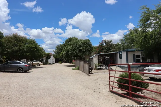 13915 interstate 35 Von Ormy, TX 78073