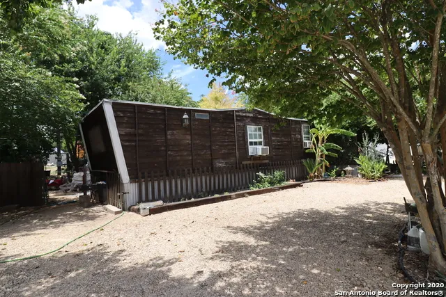 13915 interstate 35 Von Ormy, TX 78073