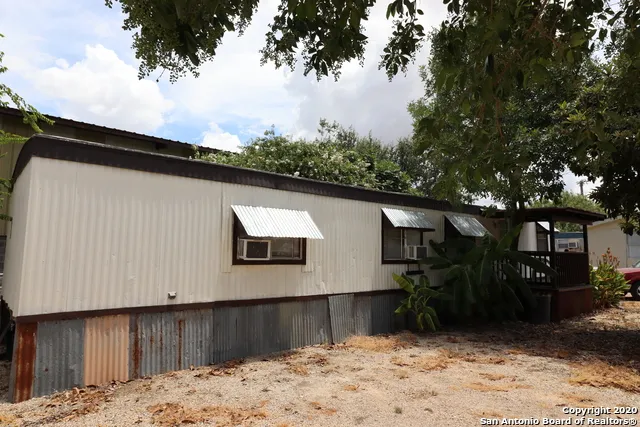 13915 interstate 35 Von Ormy, TX 78073