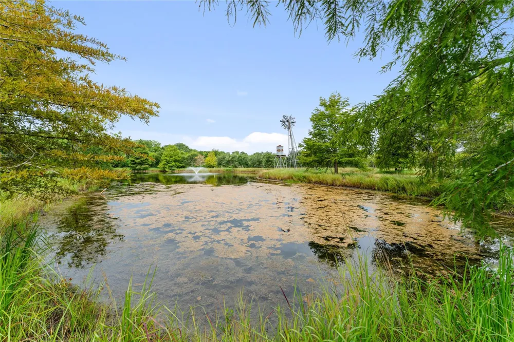 23111 Fm 1462 Road Damon, TX 77430