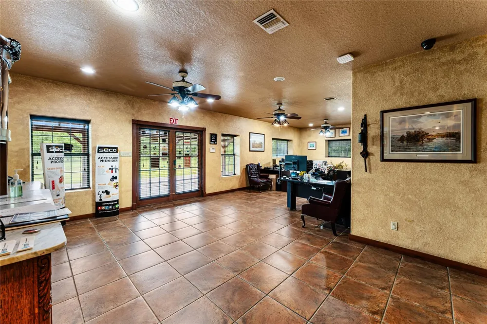 23111 Fm 1462 Road Damon, TX 77430