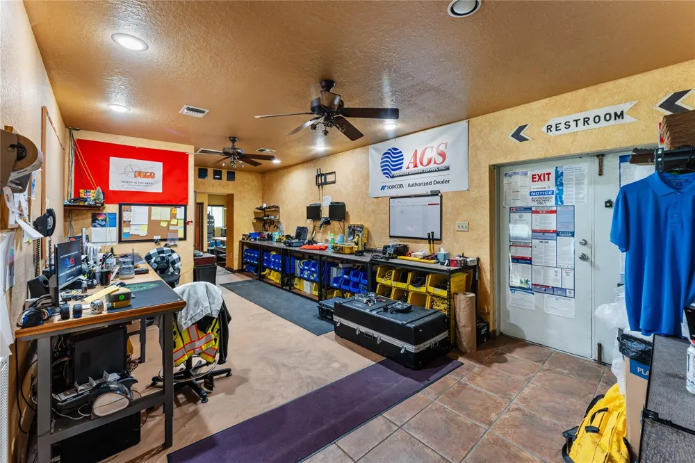 23111 Fm 1462 Road Damon, TX 77430