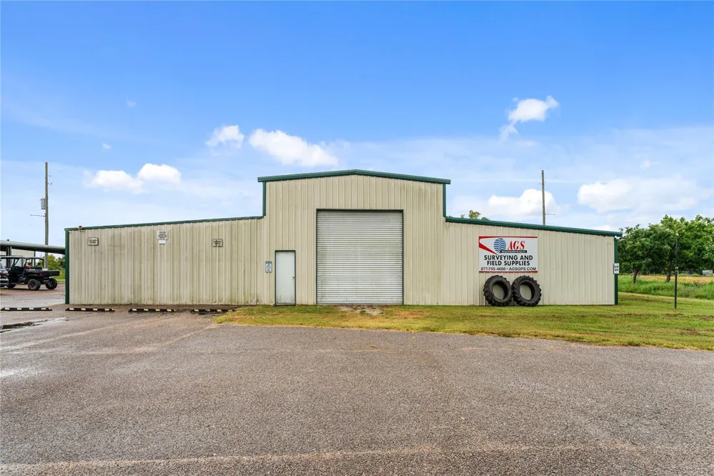 23111 Fm 1462 Road Damon, TX 77430