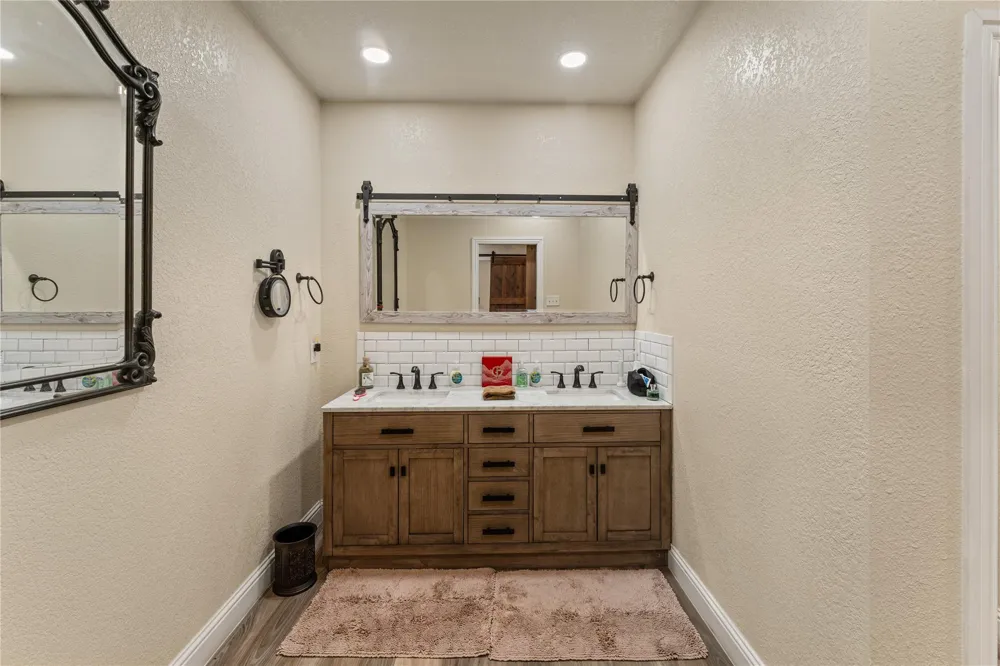 23111 Fm 1462 Road Damon, TX 77430
