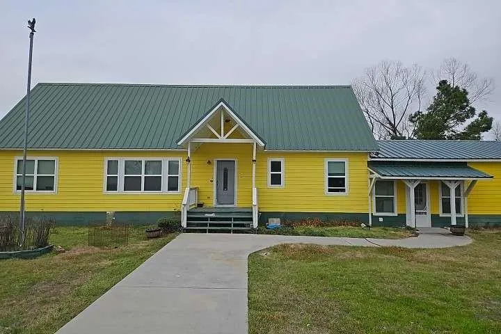 2 Birdwell Road Bedias, TX 77831
