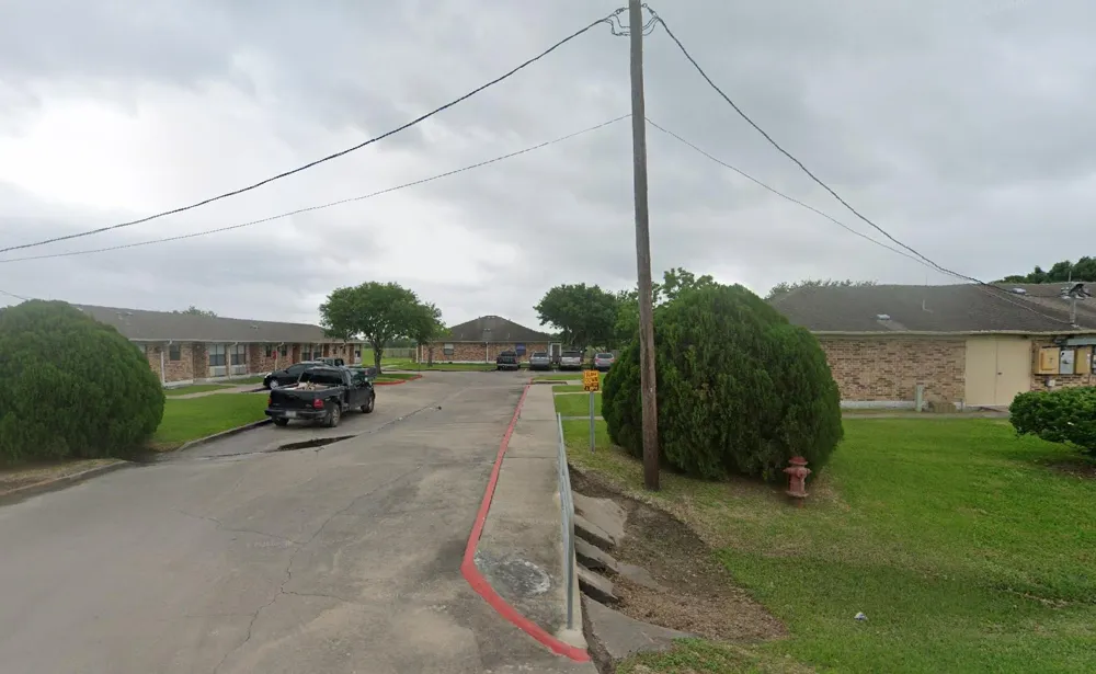 1207 Miracle Dr Edna, TX 77957
