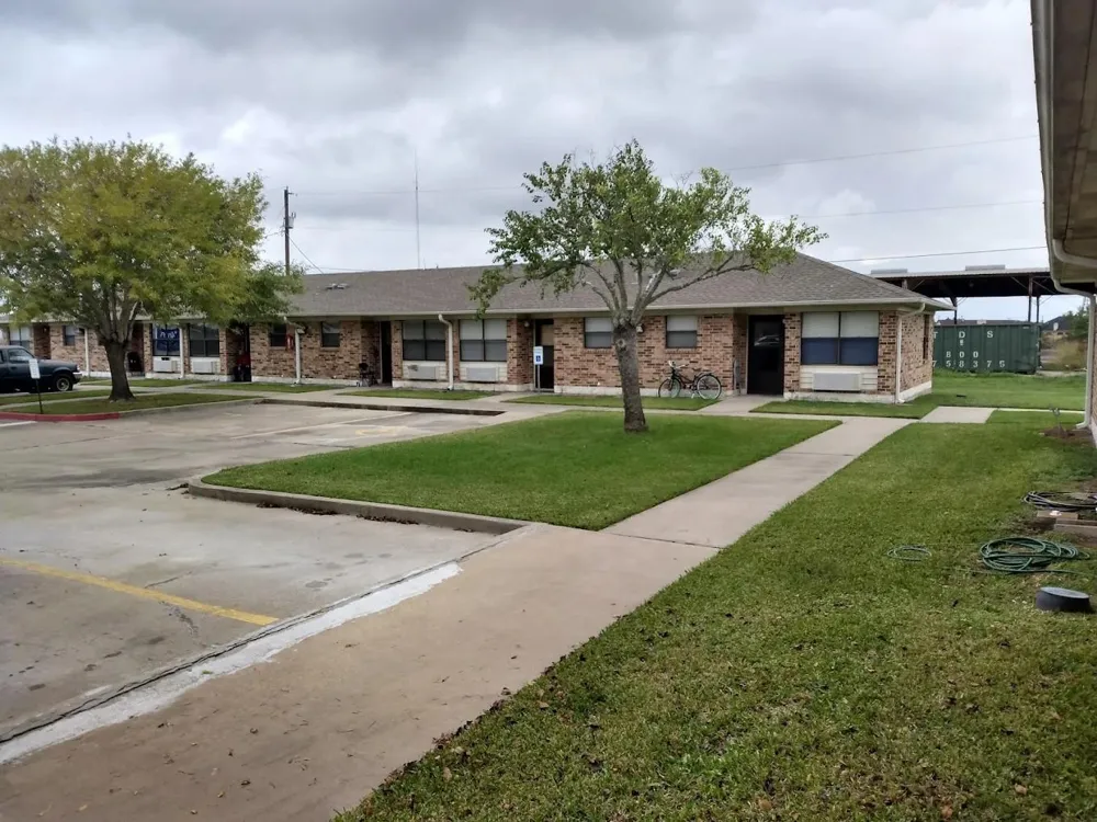 1207 Miracle Dr Edna, TX 77957
