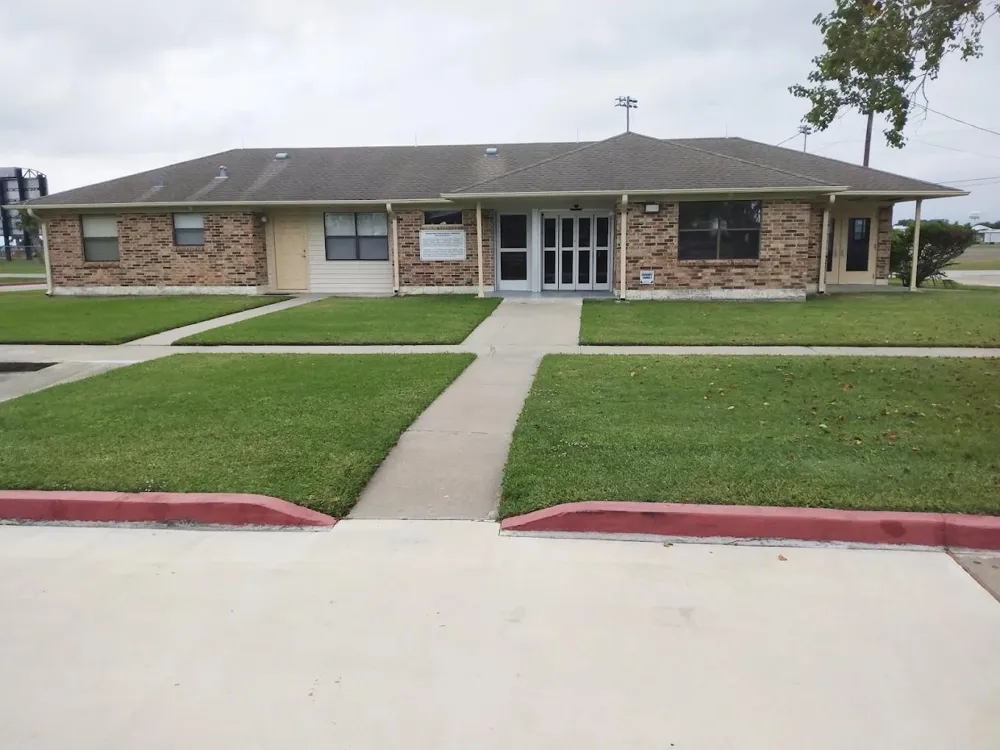 1207 Miracle Dr Edna, TX 77957