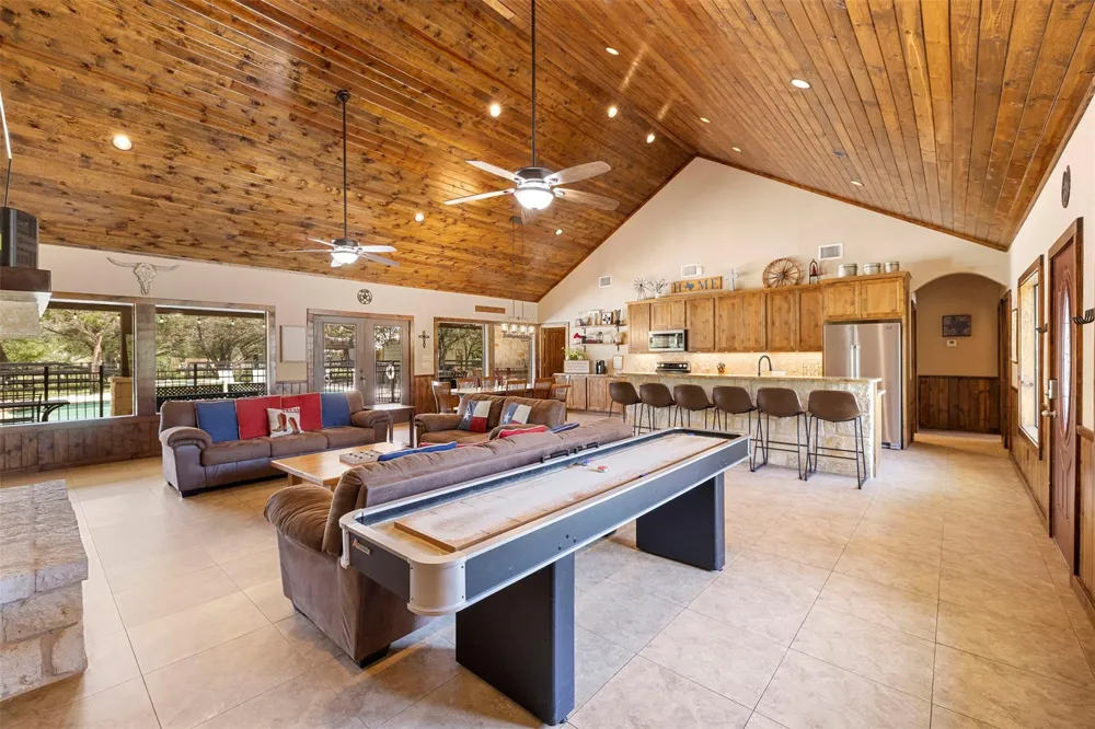 43 Heartstone Lane Concan, TX 78838