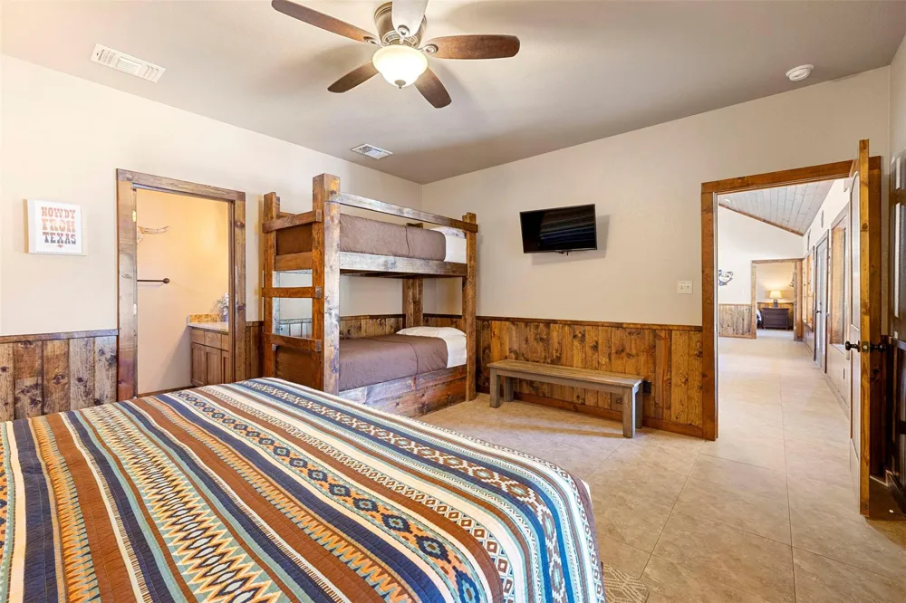 43 Heartstone Lane Concan, TX 78838