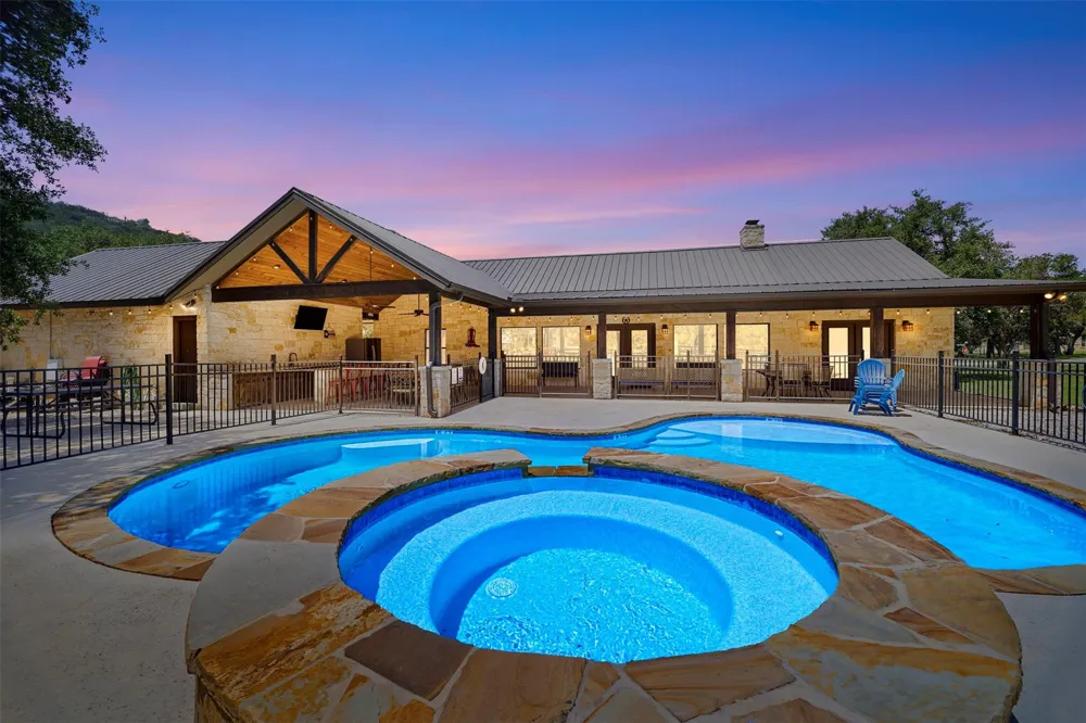 43 Heartstone Lane Concan, TX 78838