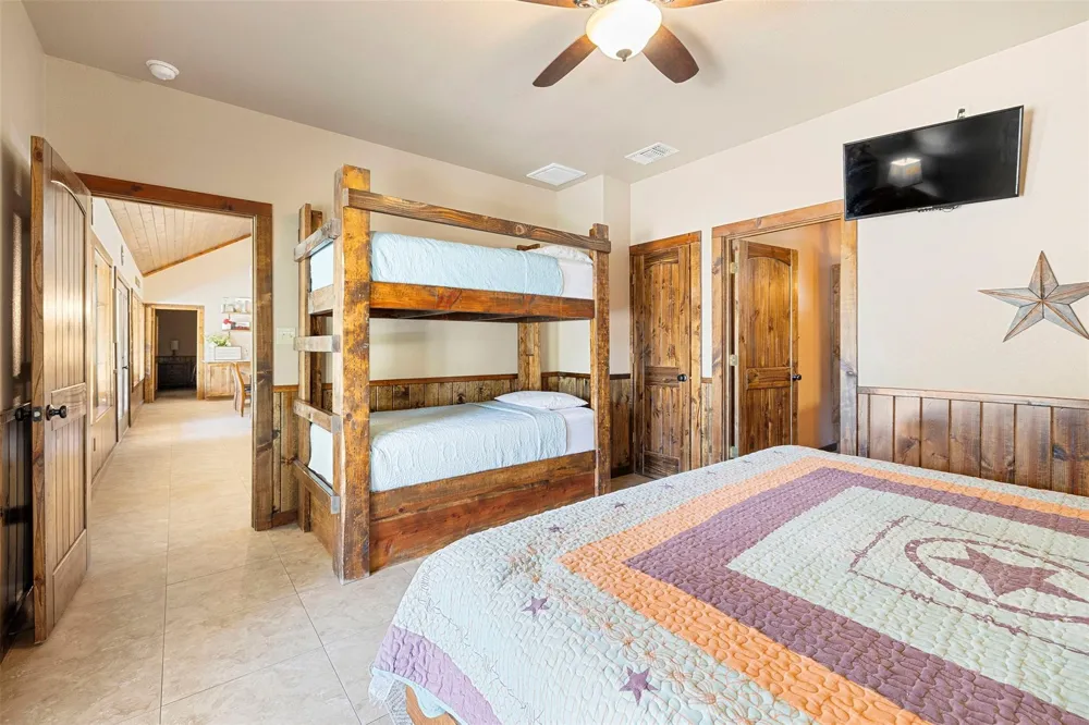 43 Heartstone Lane Concan, TX 78838
