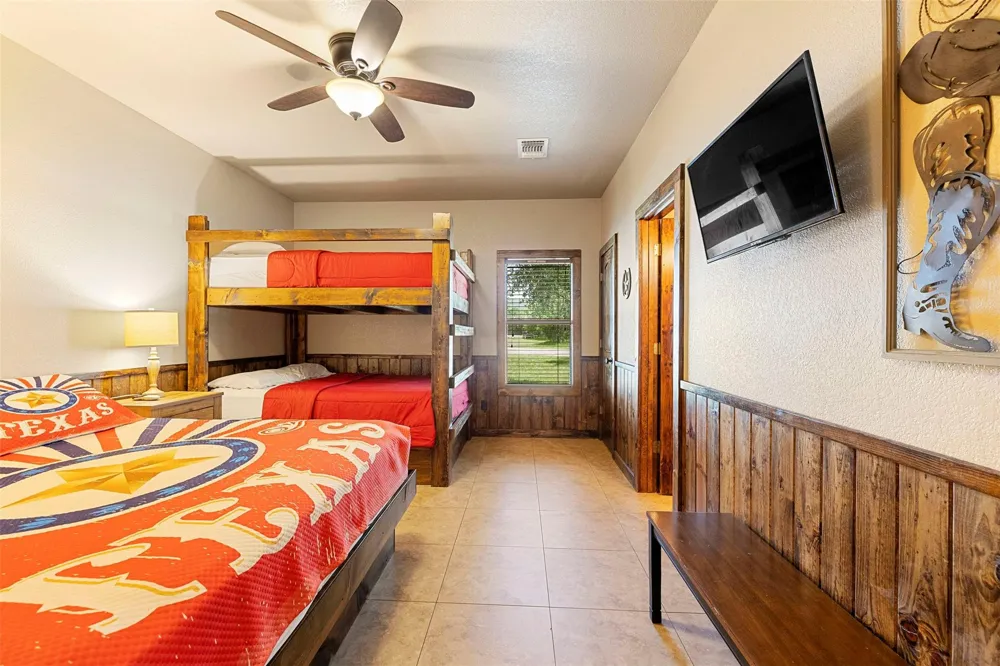 43 Heartstone Lane Concan, TX 78838