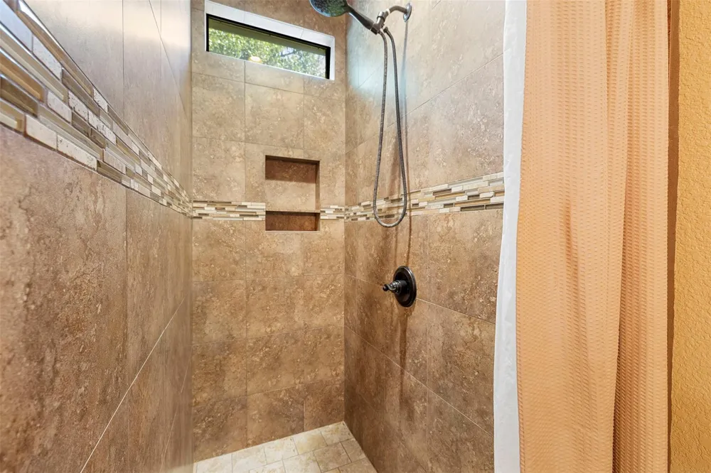 43 Heartstone Lane Concan, TX 78838