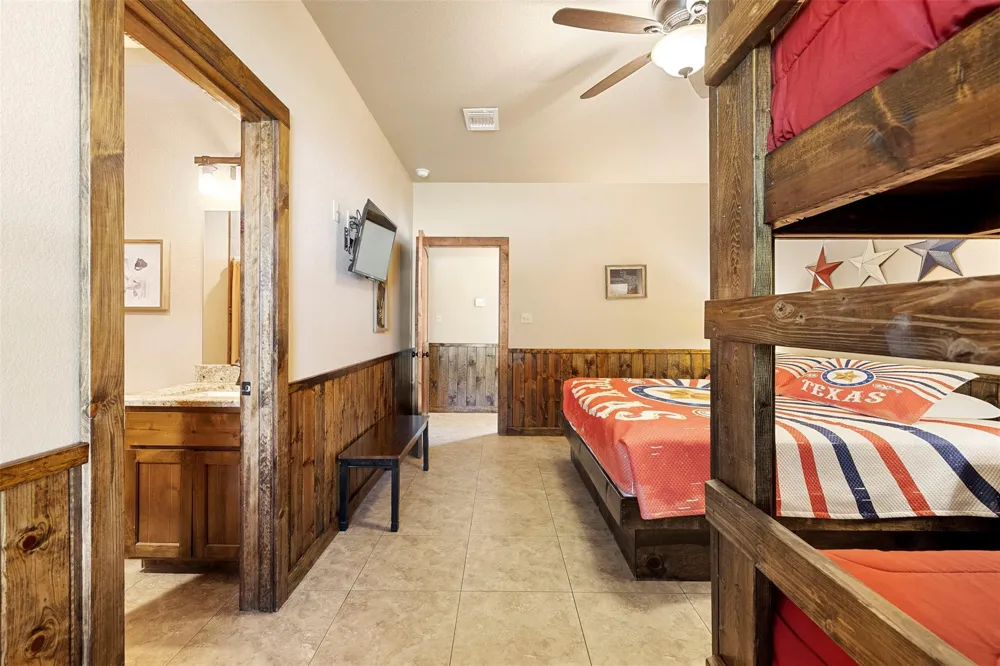 43 Heartstone Lane Concan, TX 78838