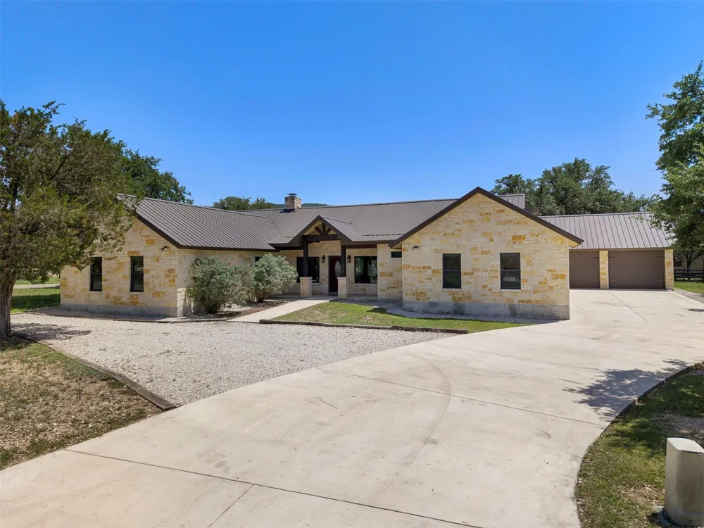 43 Heartstone Lane Concan, TX 78838