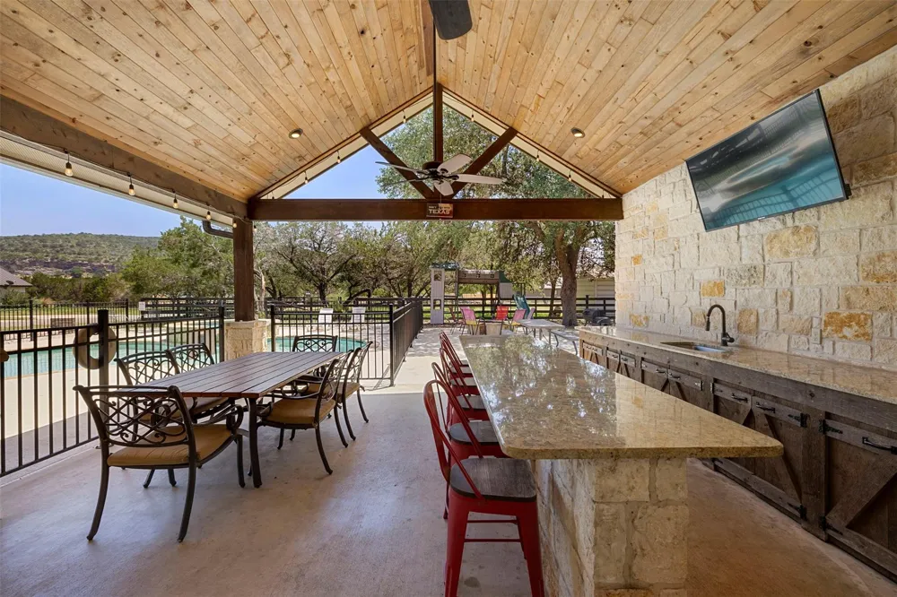 43 Heartstone Lane Concan, TX 78838