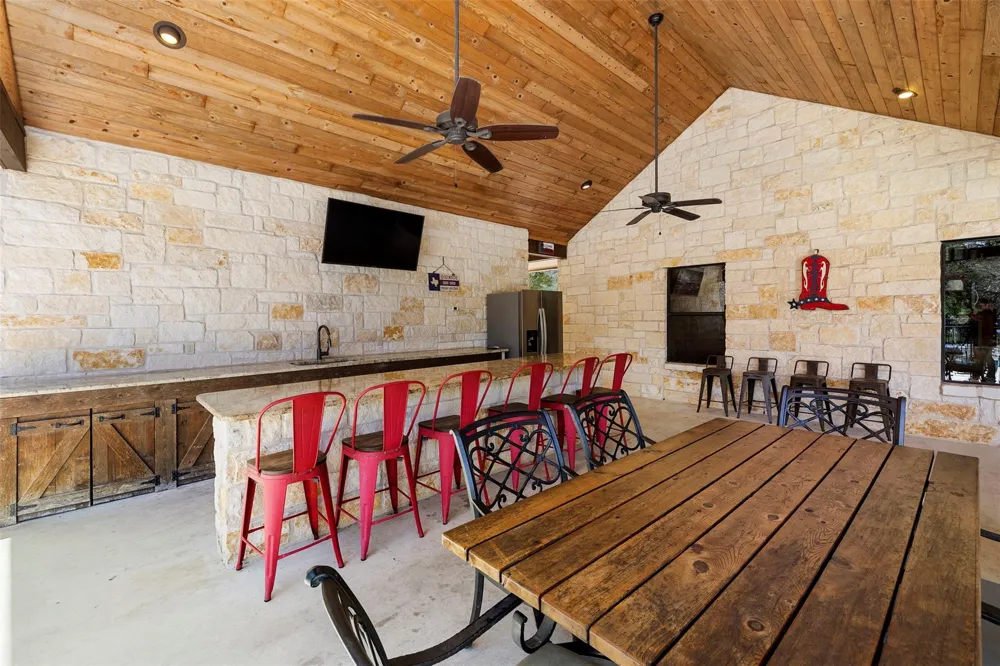 43 Heartstone Lane Concan, TX 78838