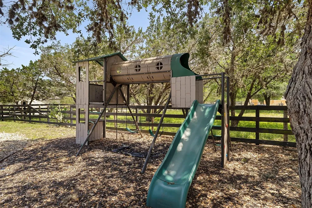 43 Heartstone Lane Concan, TX 78838