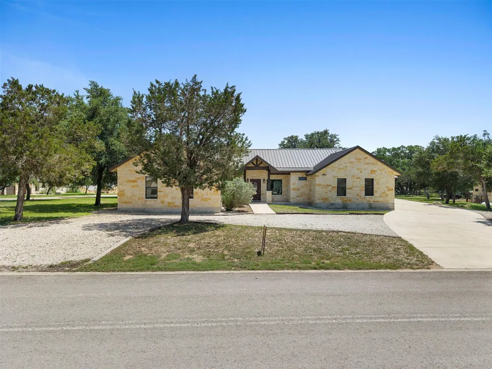 43 Heartstone Lane Concan, TX 78838