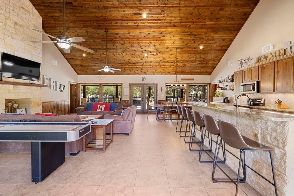 43 Heartstone Lane Concan, TX 78838