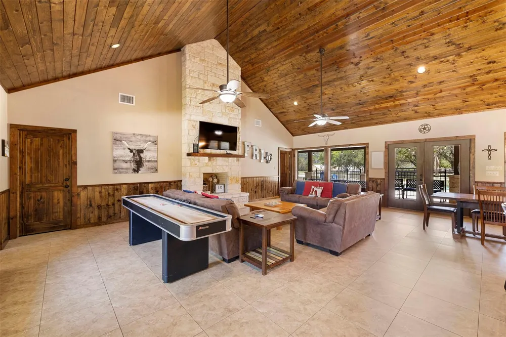 43 Heartstone Lane Concan, TX 78838