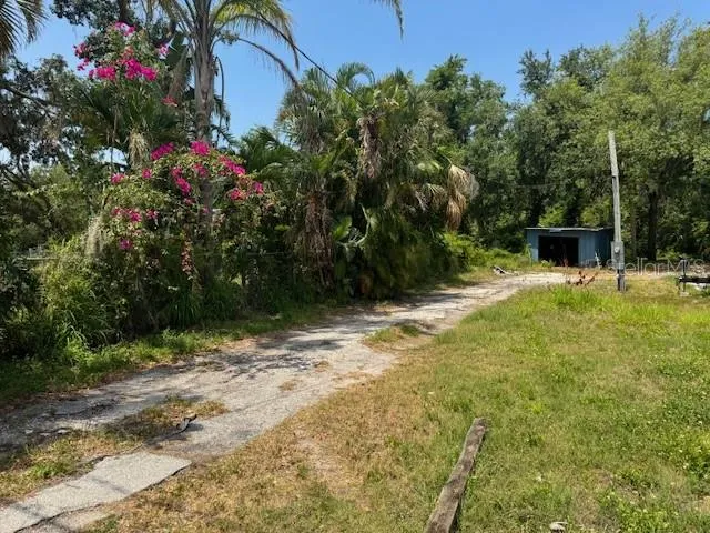 10709 E BAY ROAD Gibsonton, FL 33534