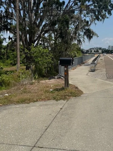 10709 E BAY ROAD Gibsonton, FL 33534