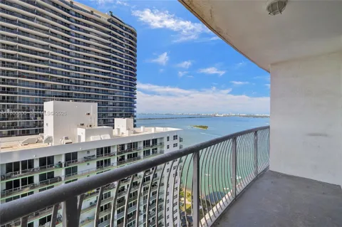 1750 Bayshore Dr #4007