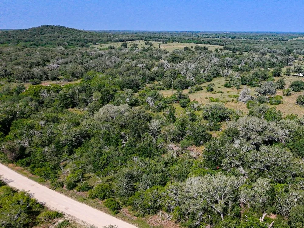 502 Robertson Road Smiley, TX 78159