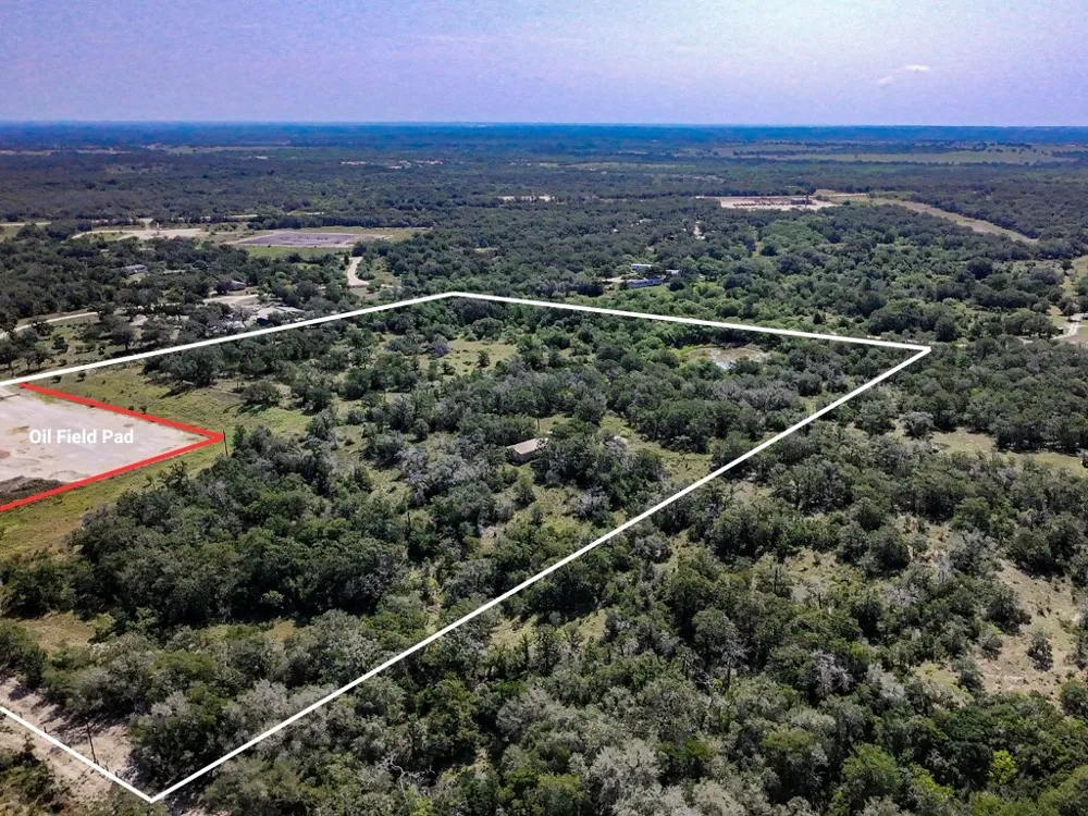 502 Robertson Road Smiley, TX 78159