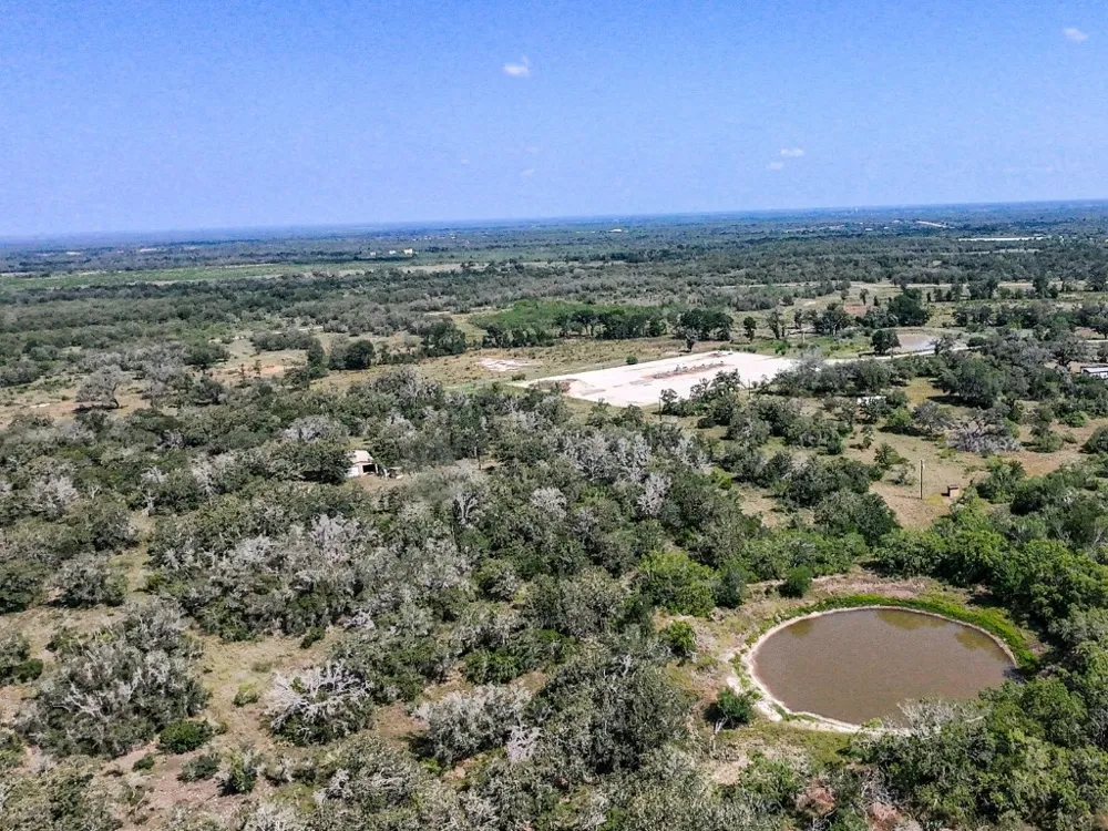 502 Robertson Road Smiley, TX 78159
