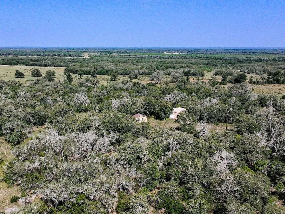 502 Robertson Road Smiley, TX 78159