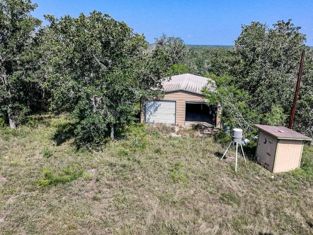 502 Robertson Road Smiley, TX 78159