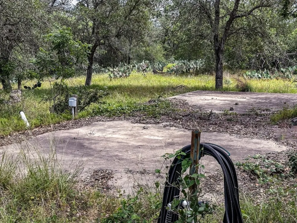 502 Robertson Road Smiley, TX 78159