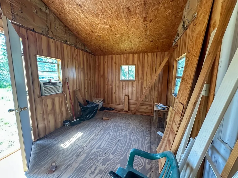 502 Robertson Road Smiley, TX 78159