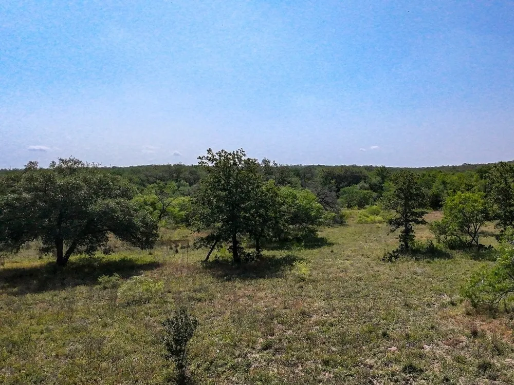 502 Robertson Road Smiley, TX 78159