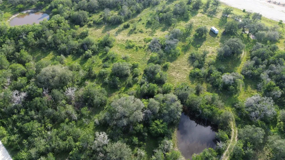 502 Robertson Road Smiley, TX 78159
